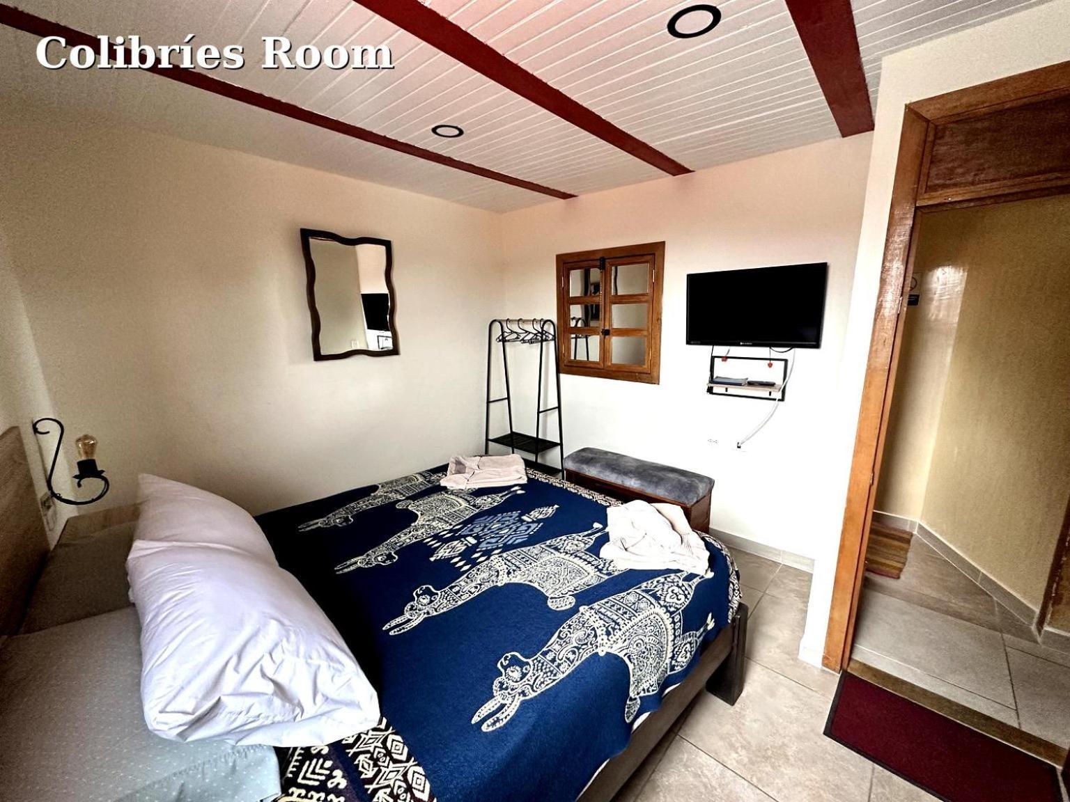 Hostal El Quinde Саленто Екстериор снимка